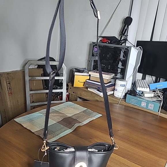 Kate Spade Black Audrey Mini Bucket Crossbody Bag K8103 $329 - Picture 12 of 14